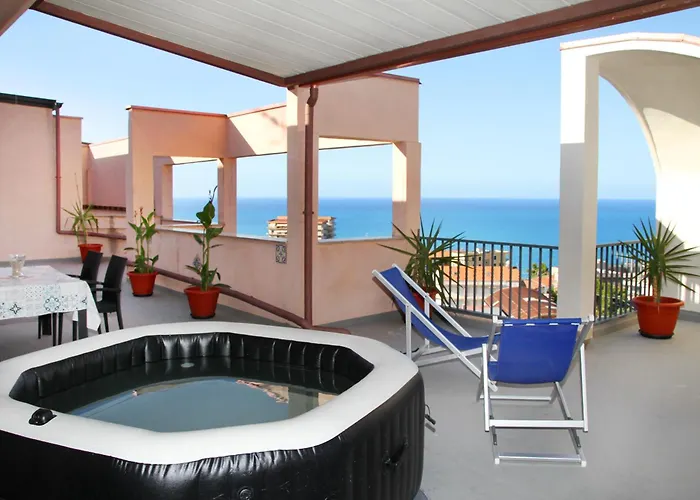 Attico Vista Mare Con Terrazza E Spa Riscaldata